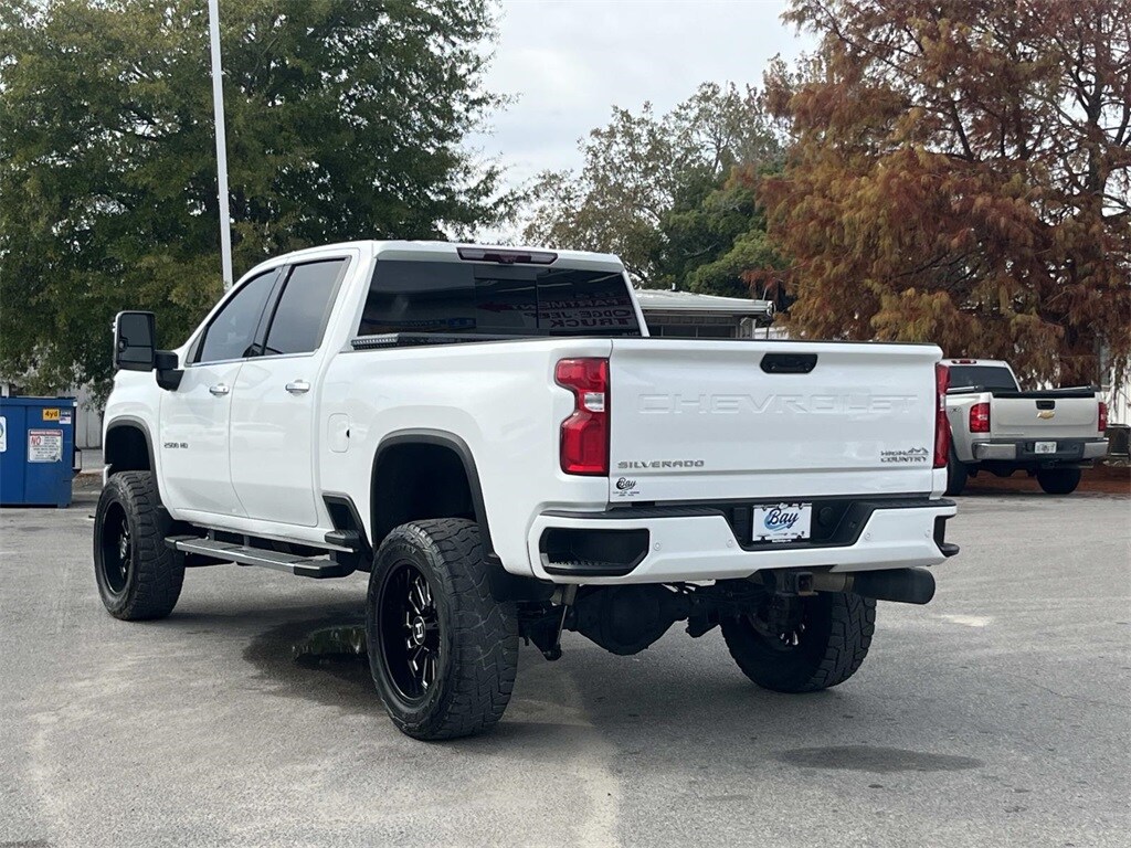 2022 Chevrolet Silverado 2500HD High Country photo 3