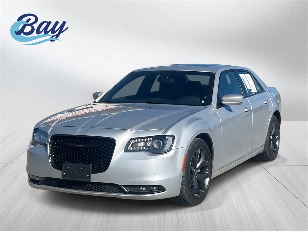2023 Chrysler 300 S's photo