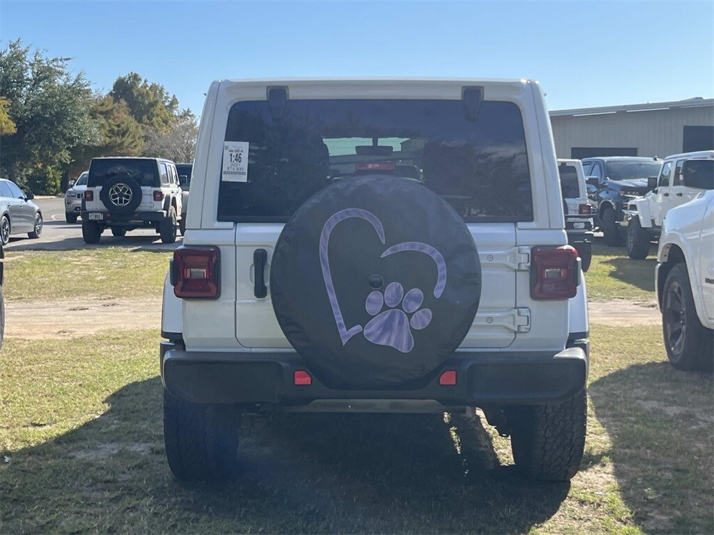 2021 Jeep Wrangler Unlimited Sahara photo 4