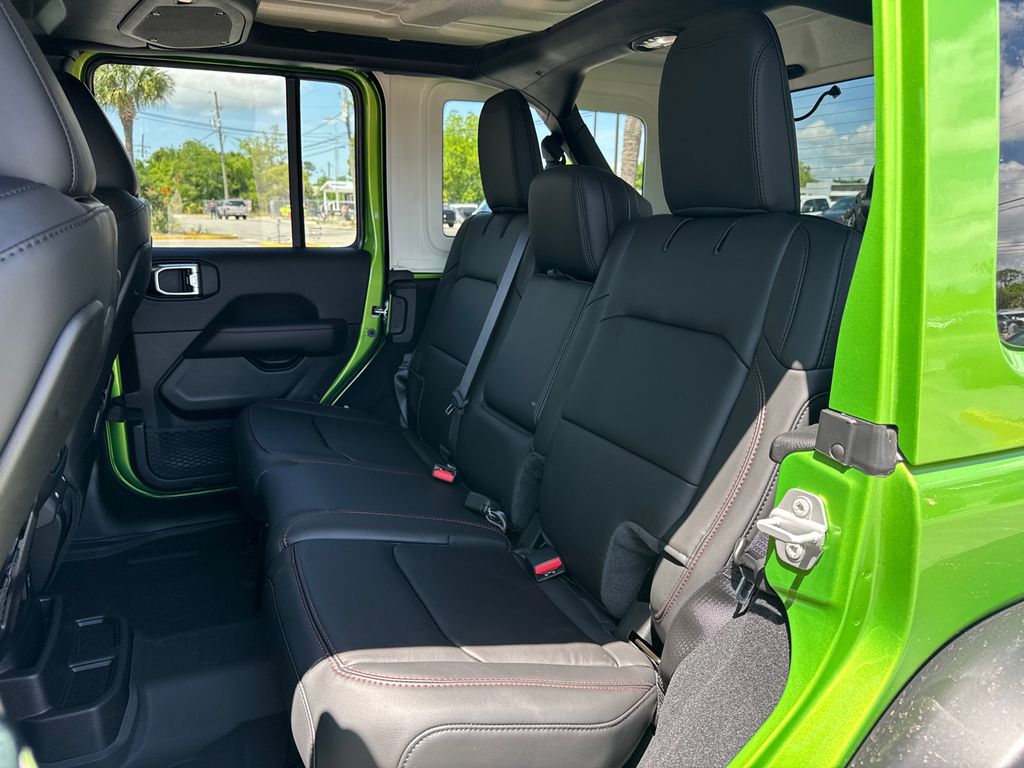 2025 Jeep Wrangler 4-Door Rubicon - Photo 13