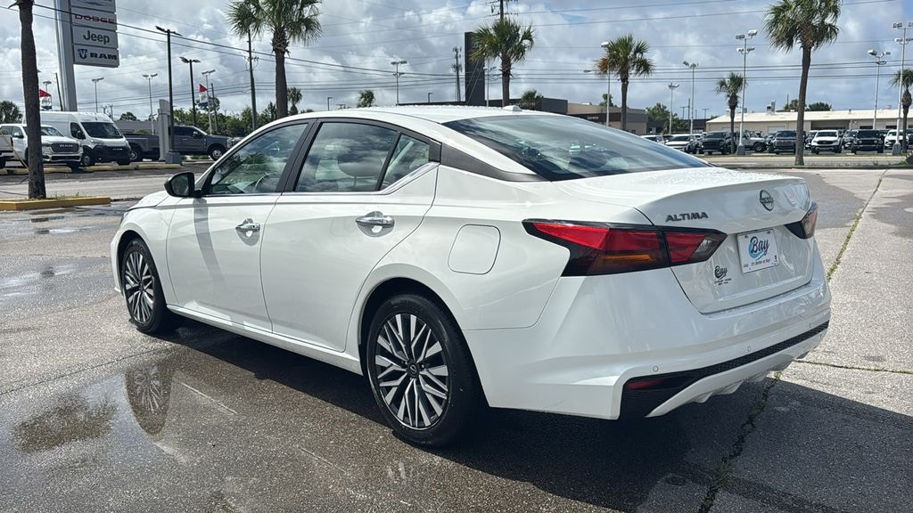 Used 2025 Nissan Altima SV Sedan