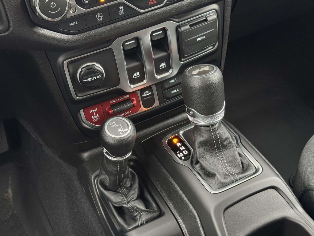 2026 Jeep Wrangler 2-Door Willys - Photo 18