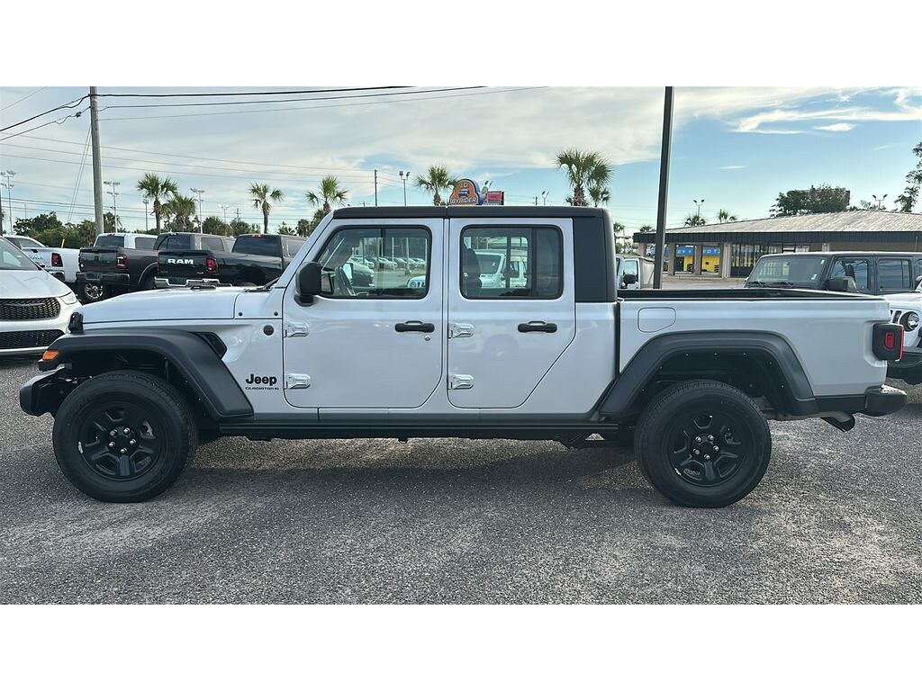 Used 2024 Jeep Gladiator Sport Crew Cab