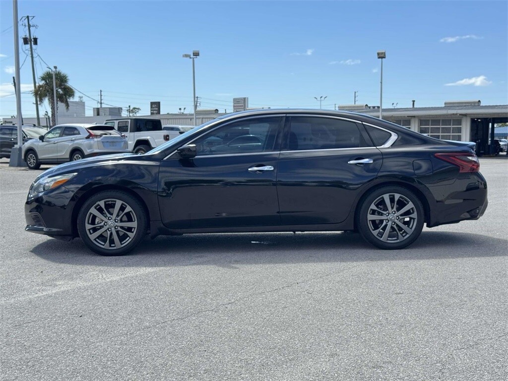 2018 Nissan Altima 2.5 SR photo 2