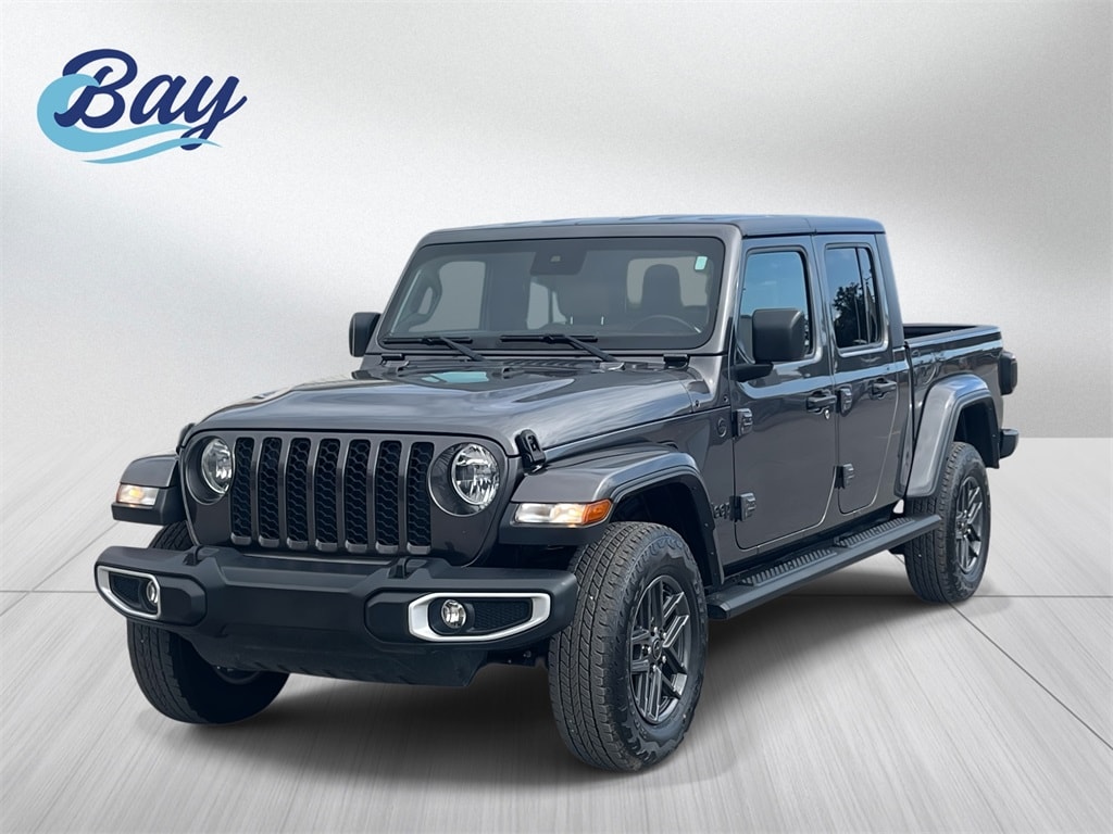 2022 Jeep Gladiator Truck Crew Cab 