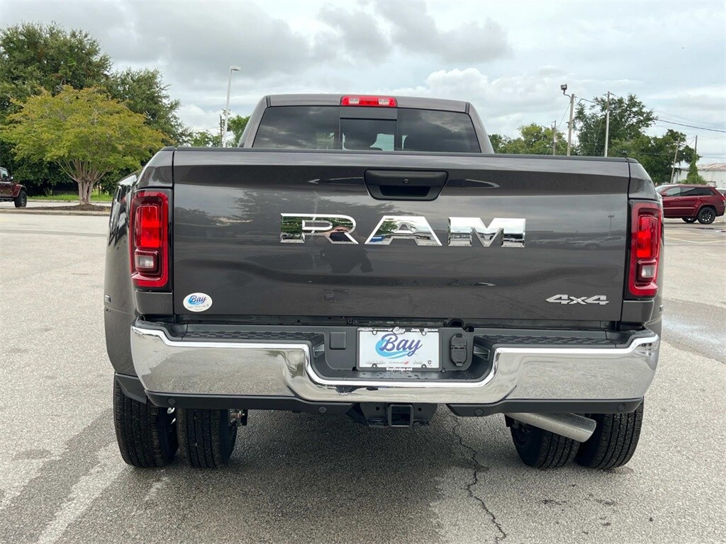 2025 Ram 3500 Tradesman photo 4