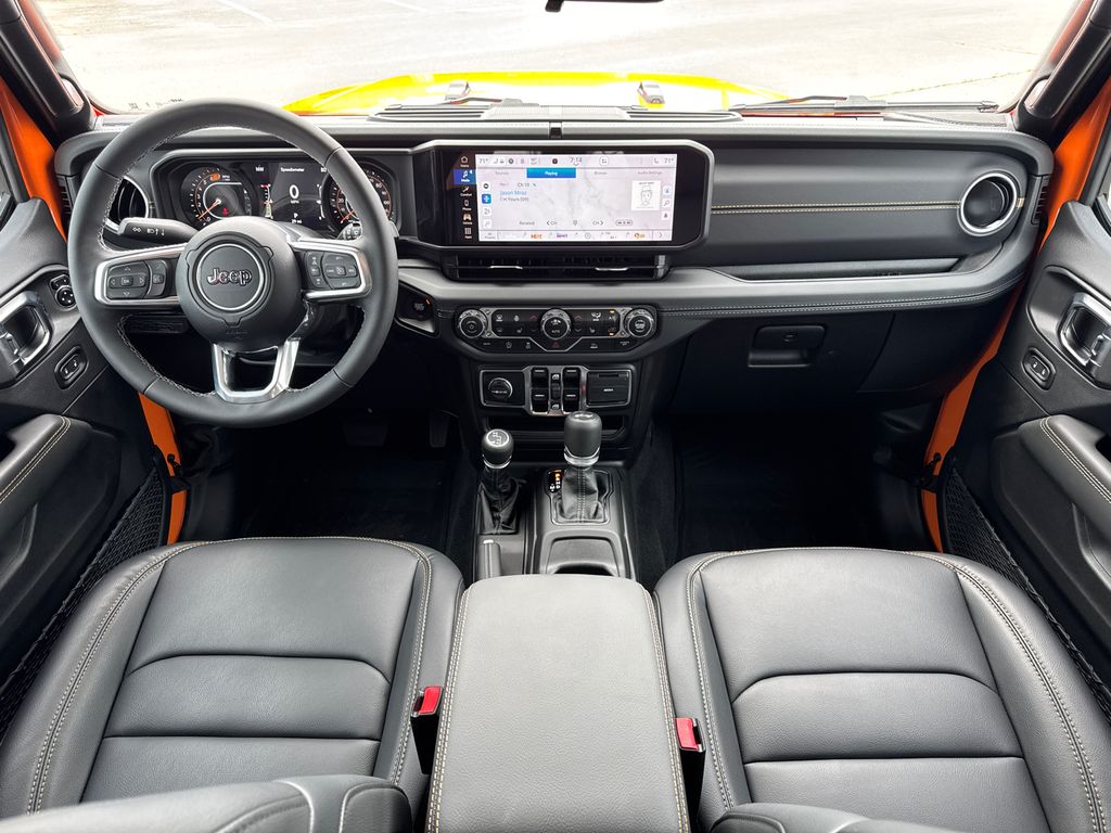 2025 Jeep Wrangler 4-Door Sahara - Photo 17