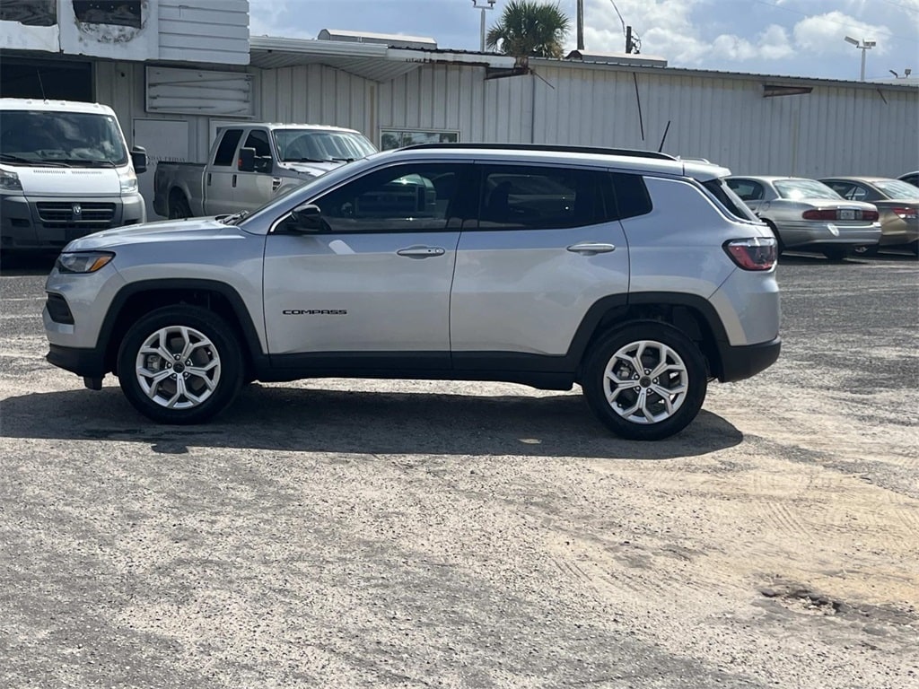 New 2025 Jeep Compass LATITUDE 4X4 Sport Utility