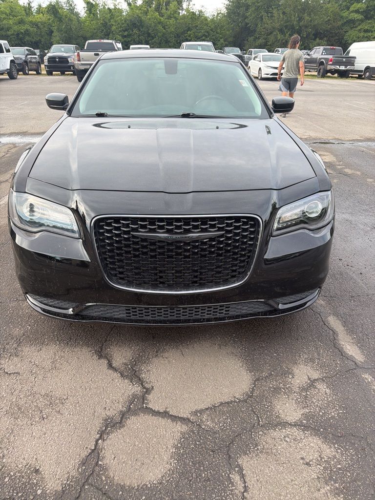 2020 Chrysler 300 Touring