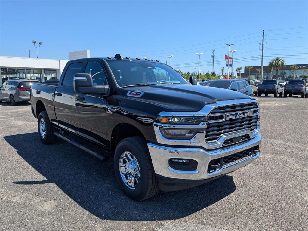 2025 Ram 2500 Tradesman photo 3