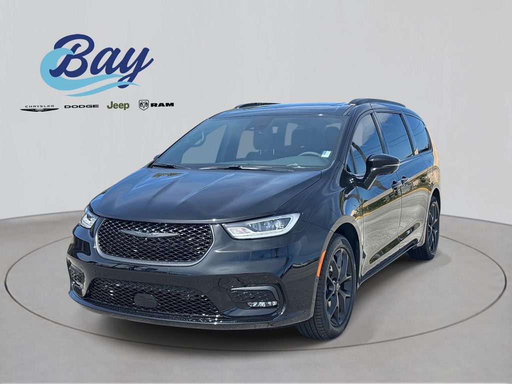 2026 Chrysler Pacifica Passenger Van 