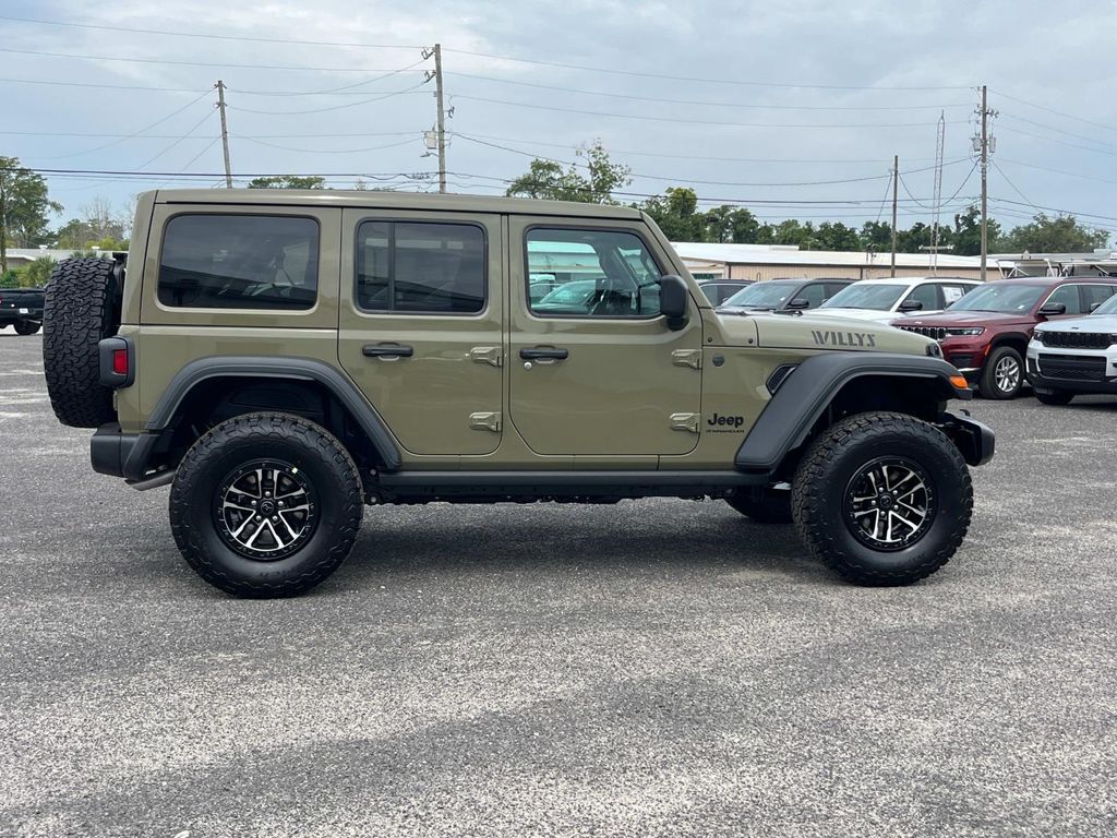 2025 Jeep Wrangler 4-Door Willys - Photo 6