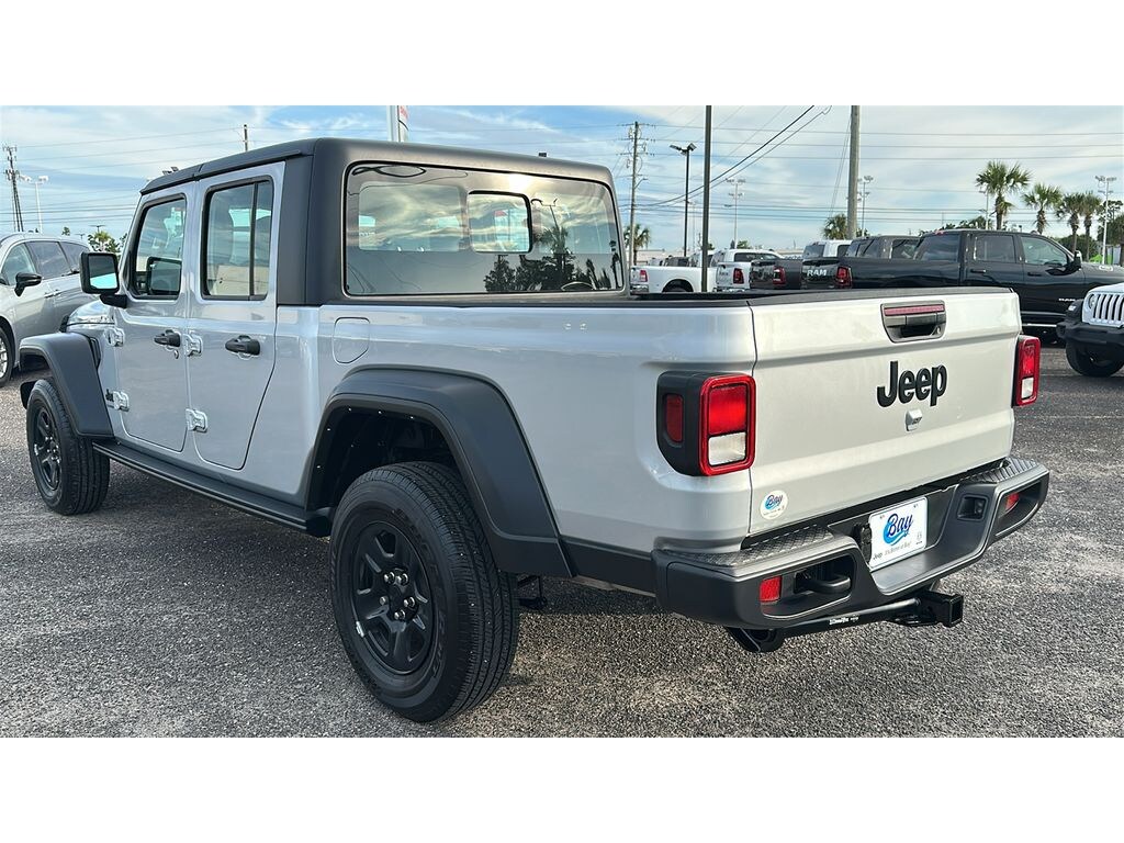 Used 2024 Jeep Gladiator Sport Crew Cab