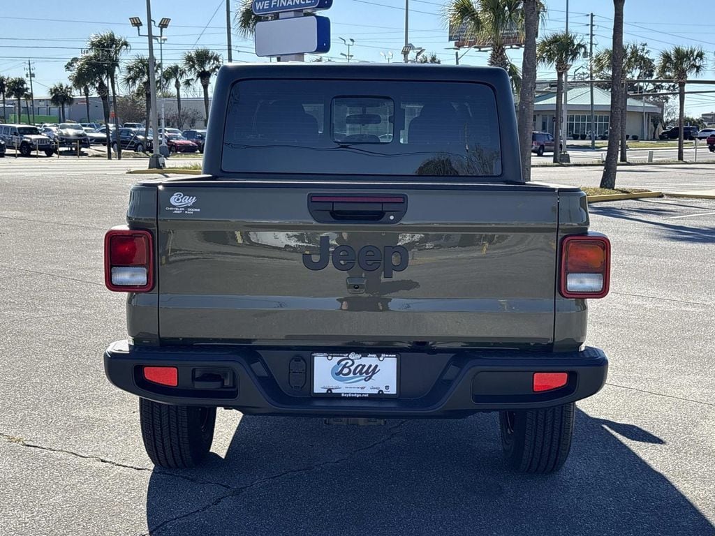 New 2026 Jeep Gladiator SPORT 4X4 Pickup