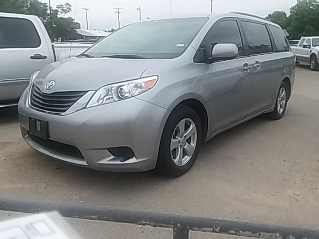 2012 toyota minivan