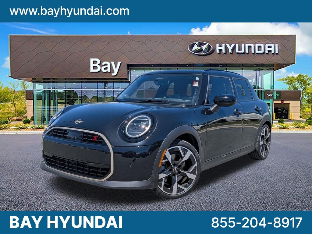 Used 2025 MINI Hardtop 4 Door Iconic Hatchback