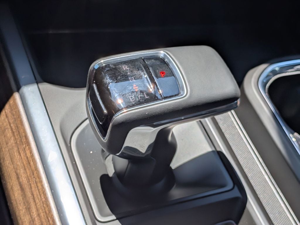2025 Chevrolet Silverado 1500 High Country - Photo 12