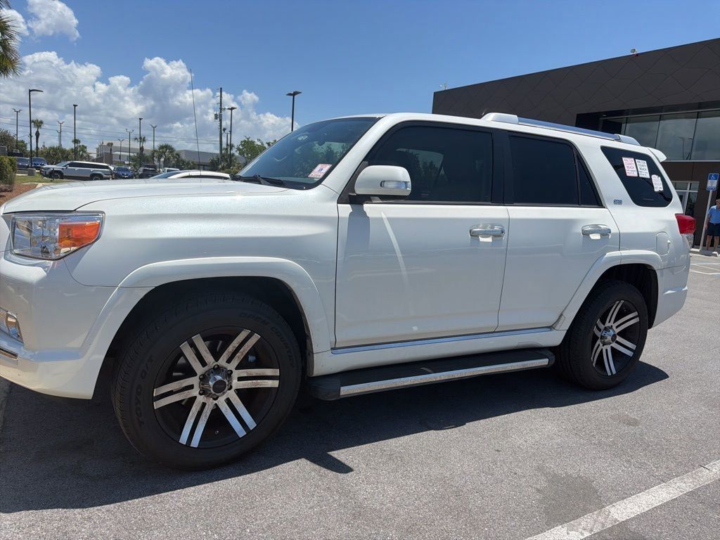 2013 Toyota 4Runner SR5 4x4 V6's photo