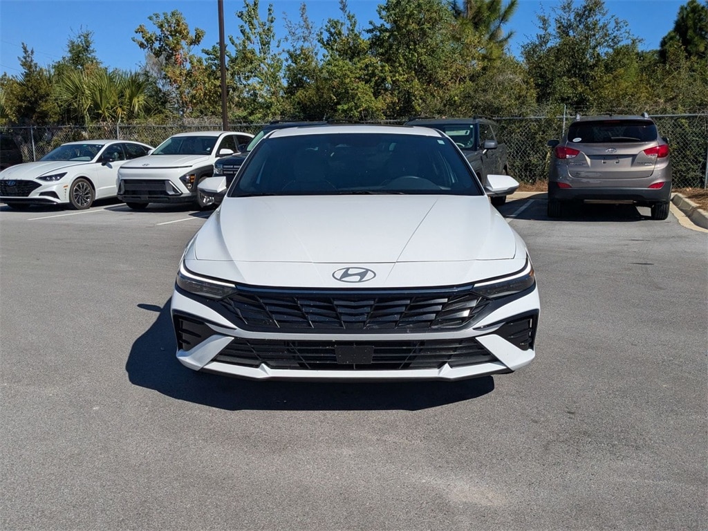 Used 2025 Hyundai Elantra Hybrid Limited Sedan
