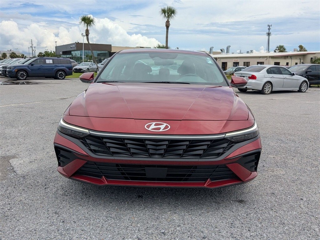 2024 Hyundai Elantra SEL photo 2