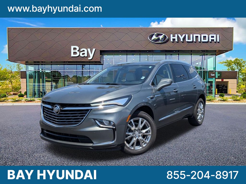 2023 Buick Enclave Essence's photo