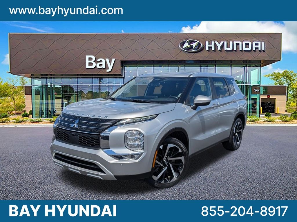 Used 2023 Mitsubishi Outlander SE Sport Utility