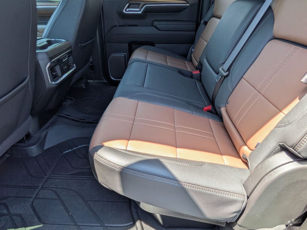 2025 Chevrolet Silverado 1500 High Country - Photo 18