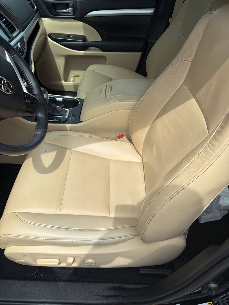2019 Toyota Highlander XLE 4x2 V6's photo
