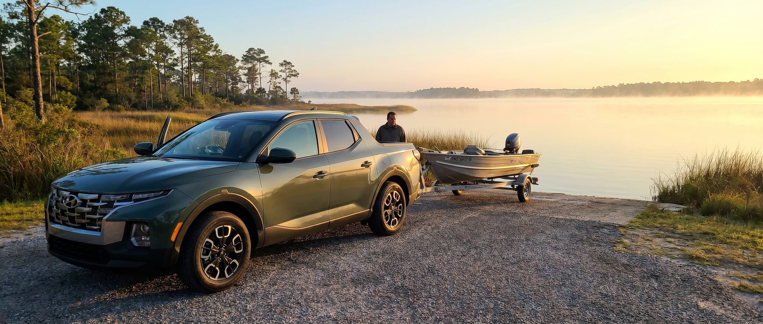 Hyundai Santa Cruz towing boat at St. Andrews Bay launch Panama City FL