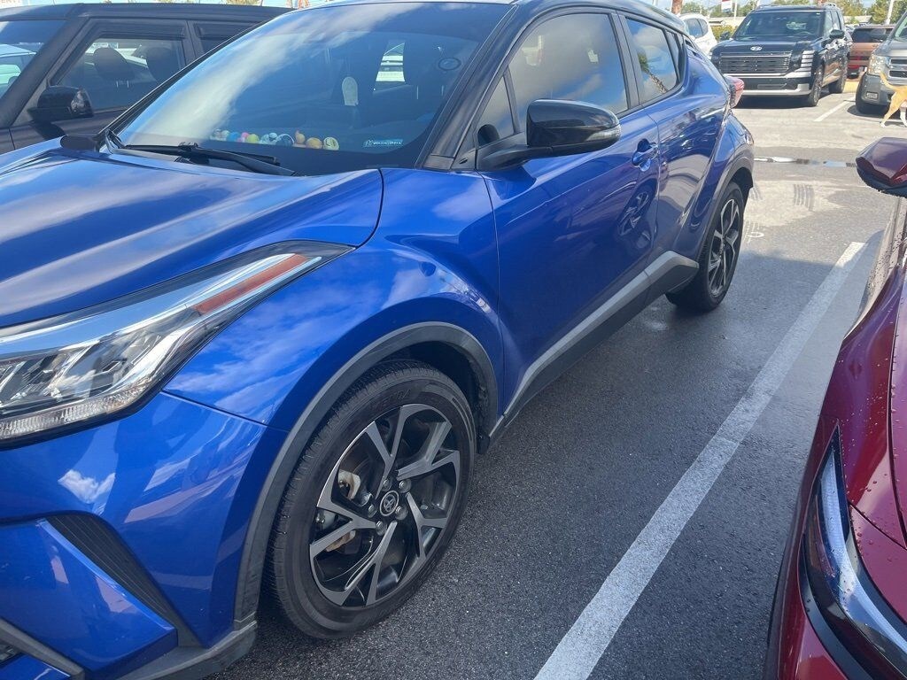 2020 Toyota C-HR photo 2