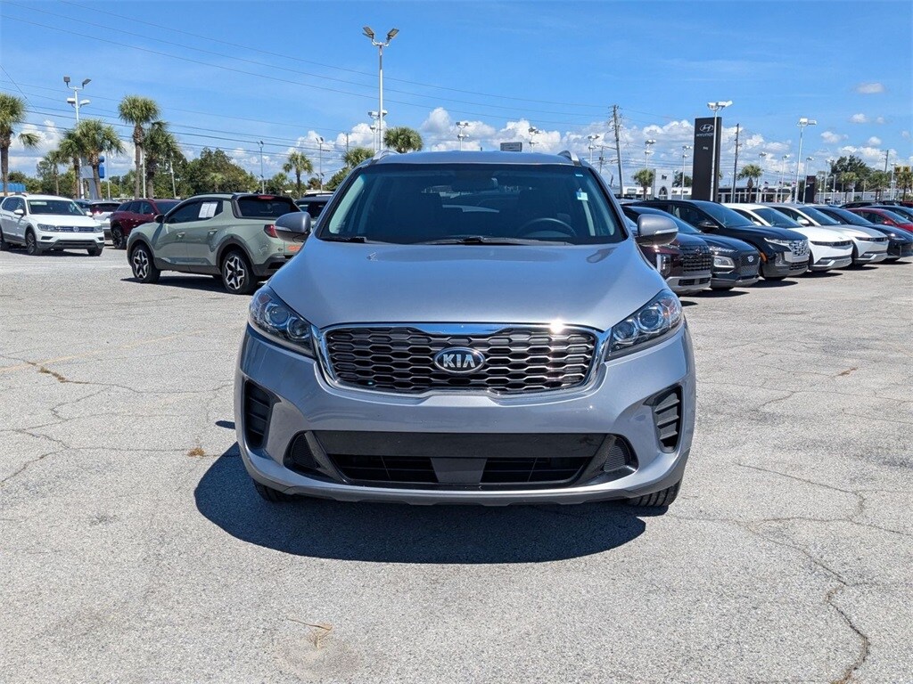 2020 Kia Sorento LX photo 2