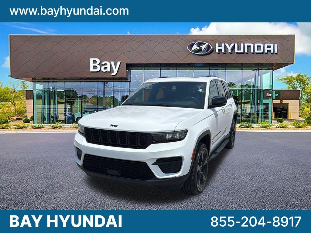 Used 2023 Jeep Grand Cherokee Altitude Sport Utility