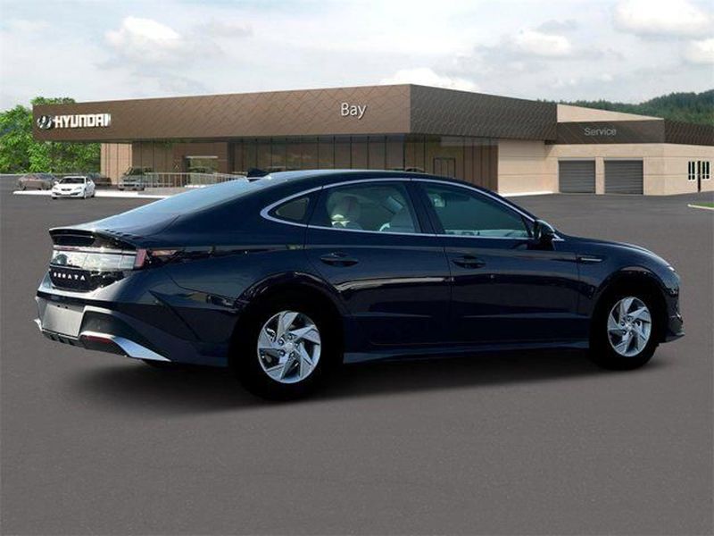2025 Hyundai Sonata SE - Photo 8