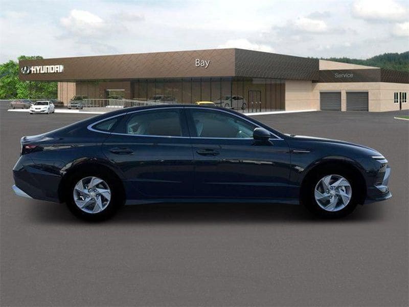 2025 Hyundai Sonata SE - Photo 9