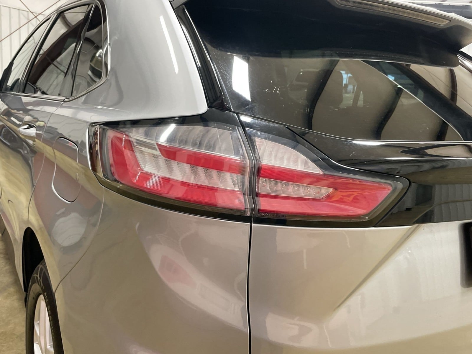 2021 Ford Edge SEL - Photo 25