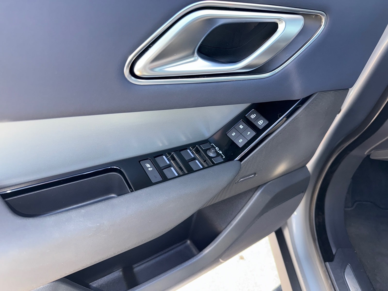 2025 Land Rover Range Rover Velar S - Photo 15
