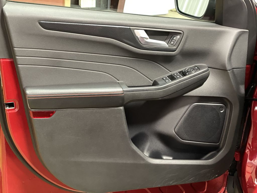 2024 Ford Escape ST-Line - Photo 12