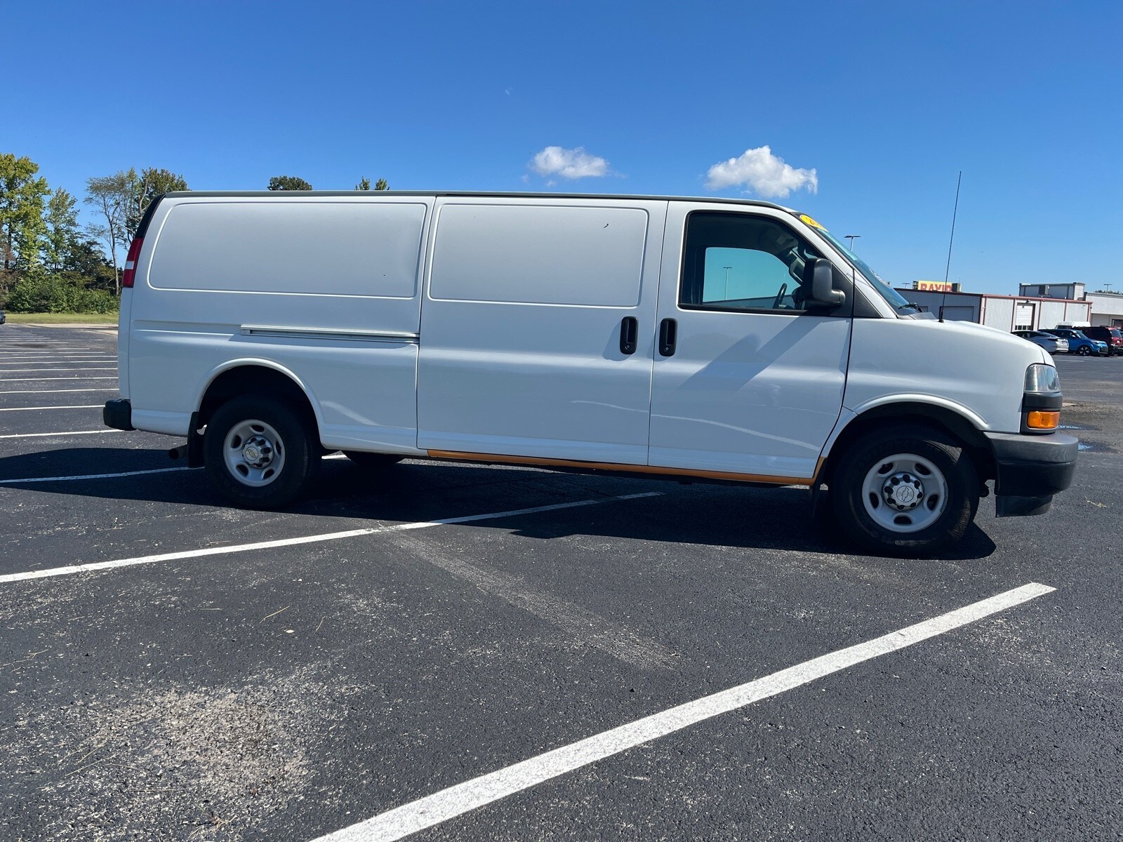 2019 Chevrolet Express 3500 Work Cargo Van photo 4