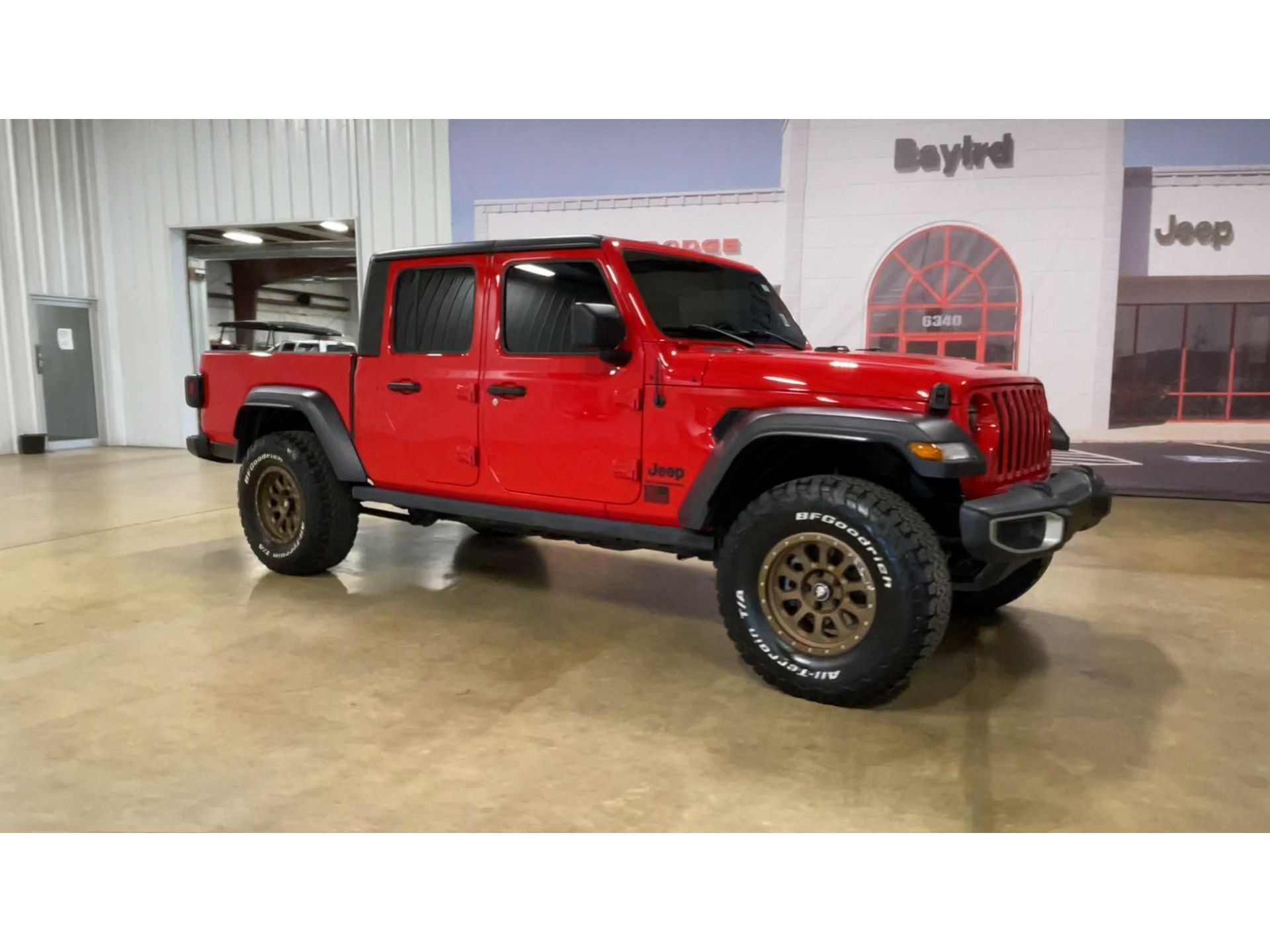 Used 2023 Jeep Gladiator Sport Truck Crew Cab