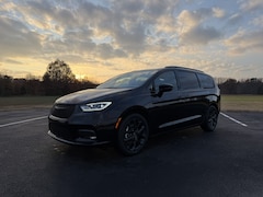 2026 Chrysler Pacifica SELECT Passenger Van