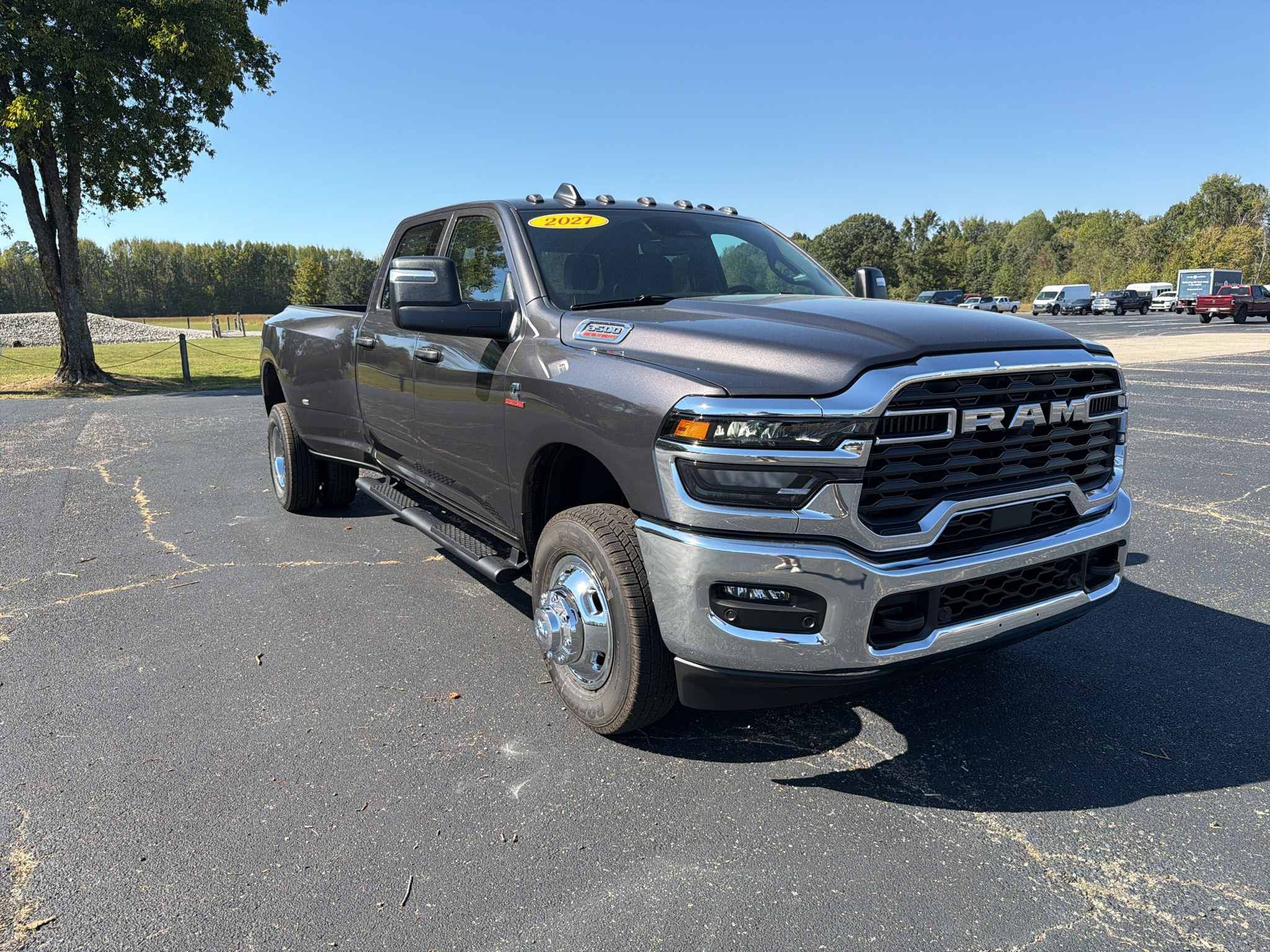New 2027 Ram 3500 TRADESMAN CREW CAB 4X4 8' BOX Pickup