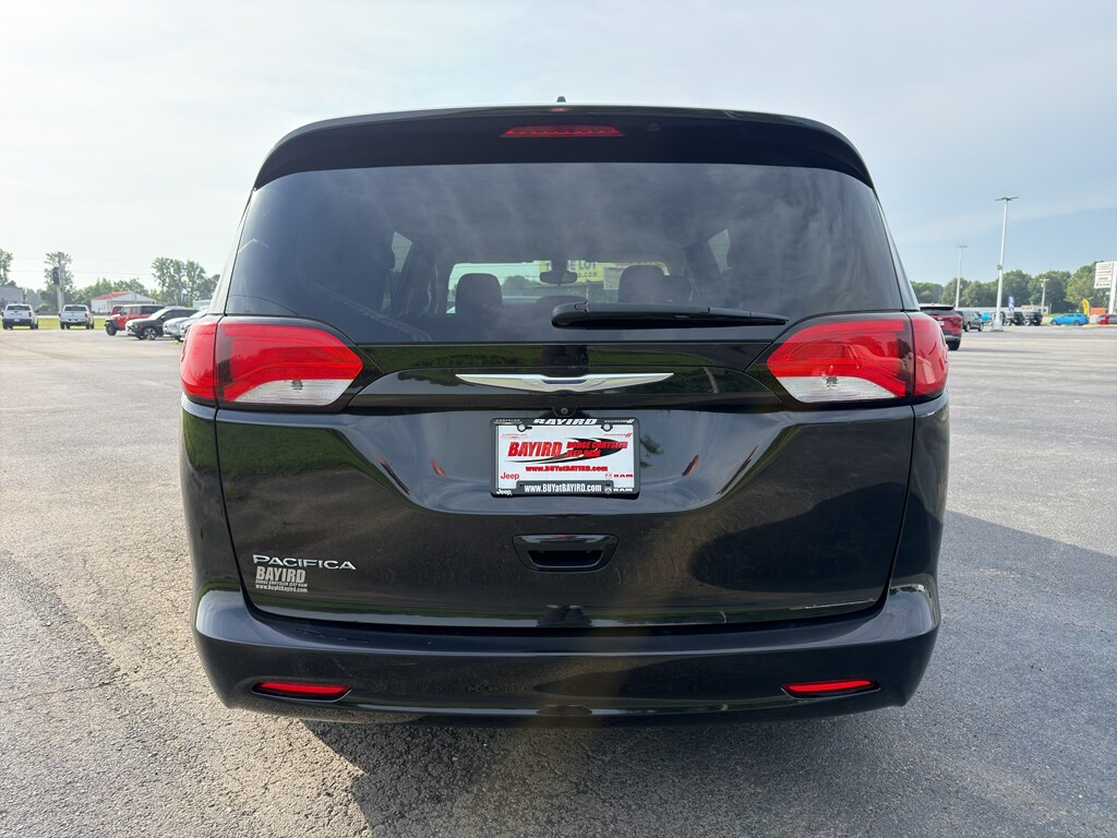 Used 2017 Chrysler Pacifica Touring Van