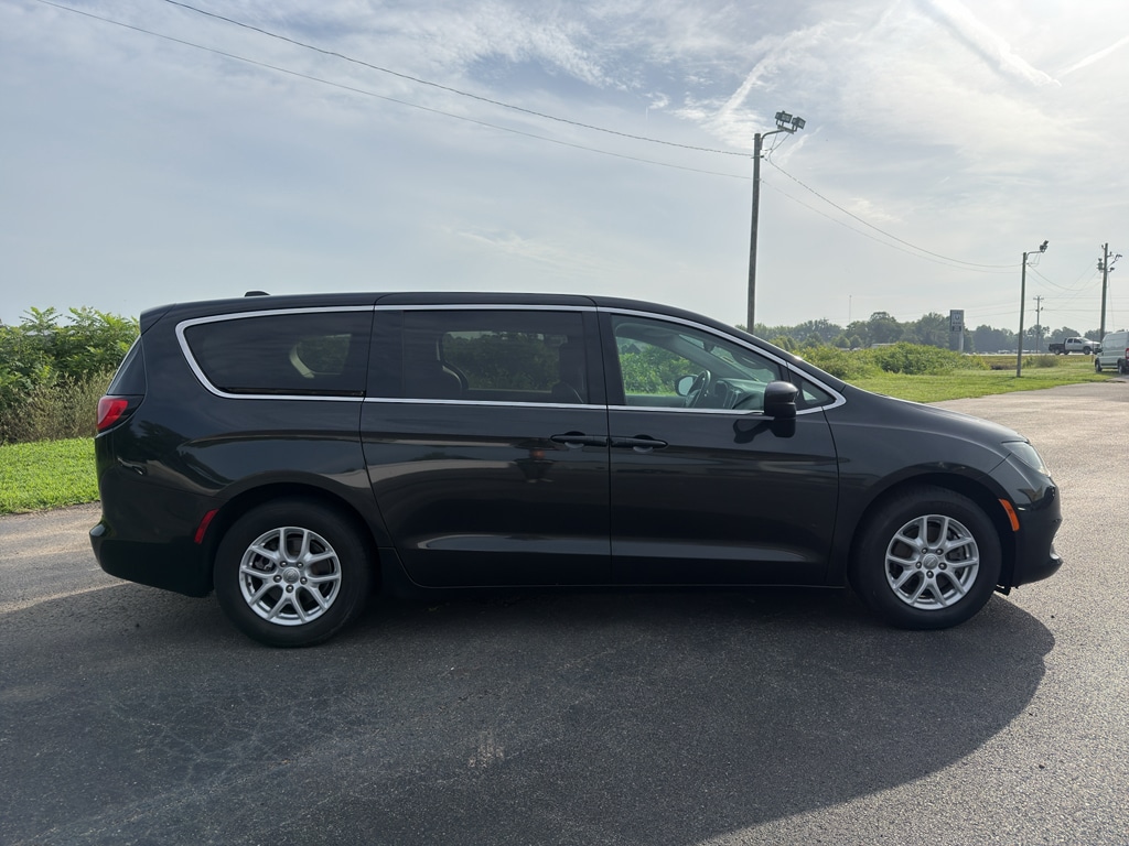 Used 2017 Chrysler Pacifica Touring with VIN 2C4RC1DG7HR522668 for sale in Paragould, AR