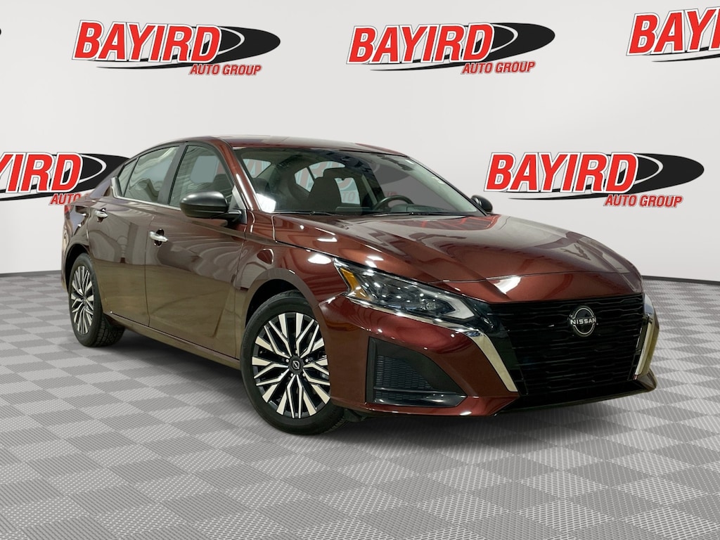 Used 2024 Nissan Altima 2.5 SV Sedan
