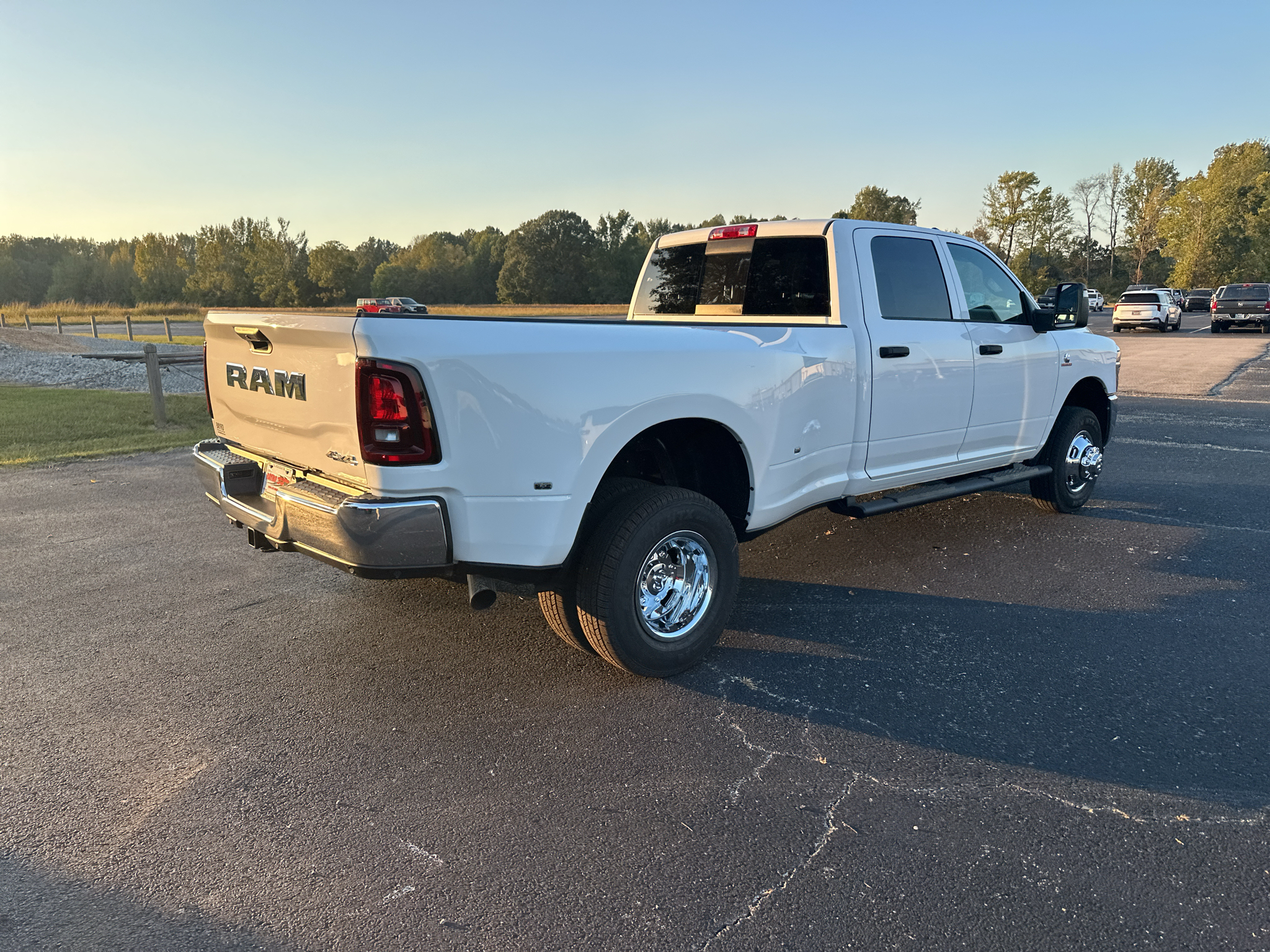 New 2027 Ram 3500 TRADESMAN CREW CAB 4X4 8' BOX Pickup