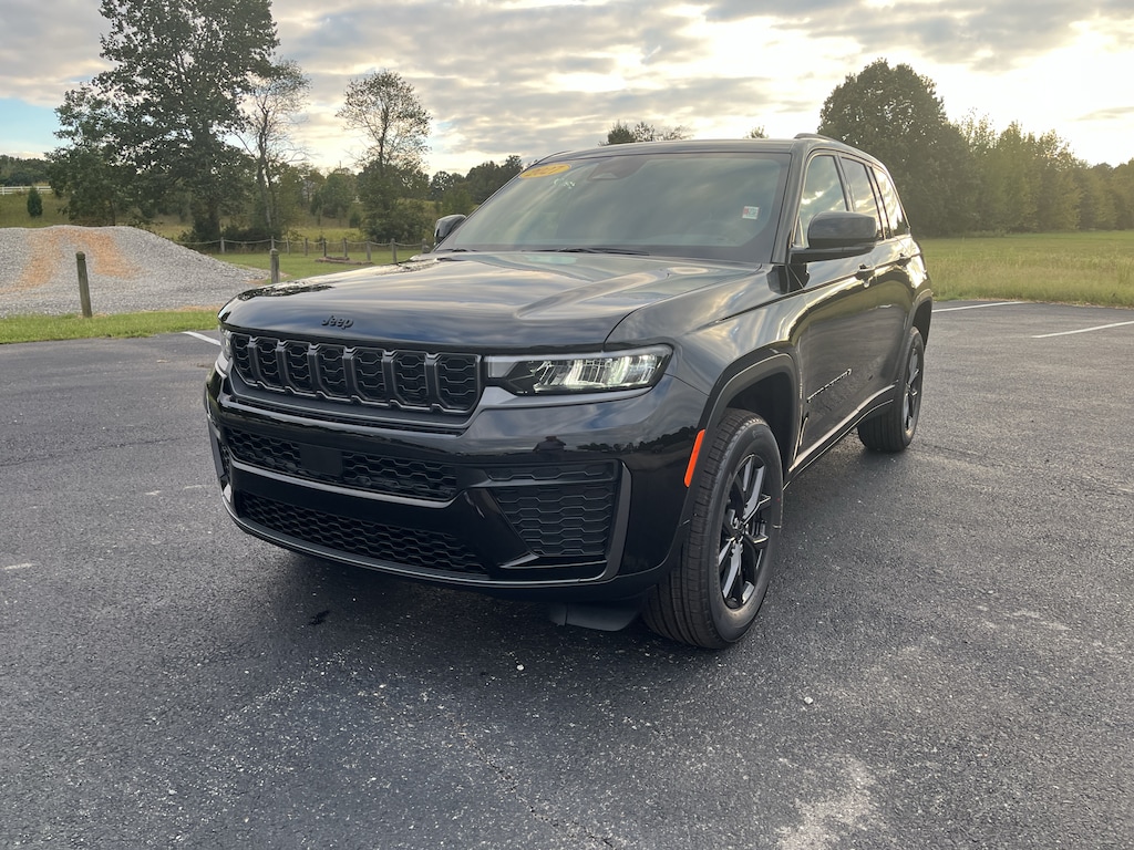 New 2027 Jeep Grand Cherokee LAREDO ALTITUDE 4X4 Sport Utility