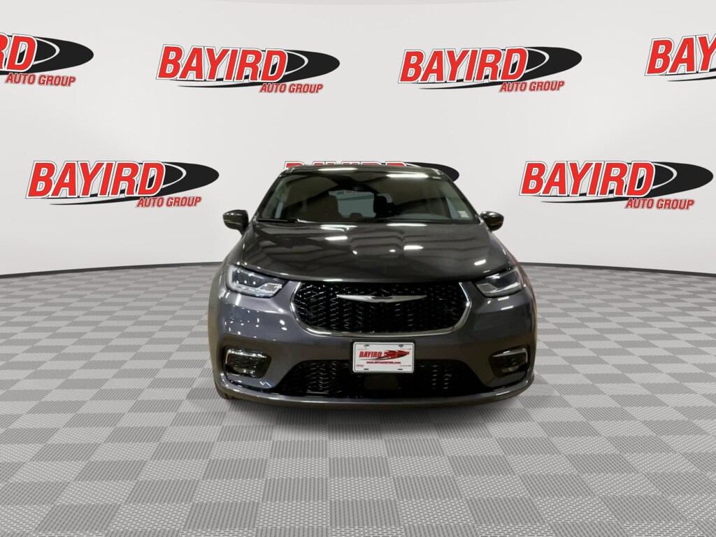 Used 2023 Chrysler Pacifica Touring L Van Passenger Van