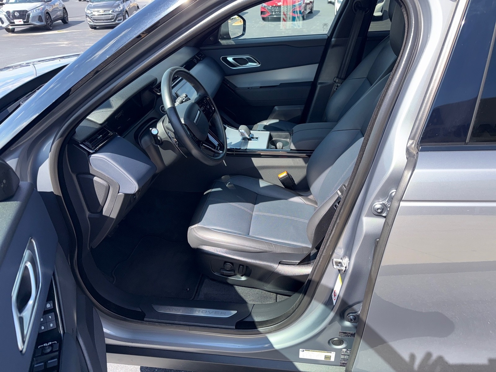 2025 Land Rover Range Rover Velar S - Photo 9