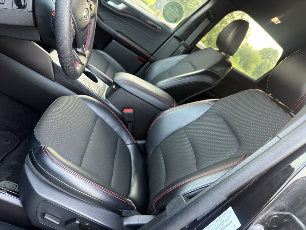 2025 Ford Escape ST-Line Select - Photo 15