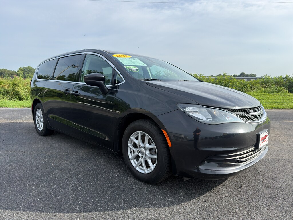 Used 2017 Chrysler Pacifica Touring Van